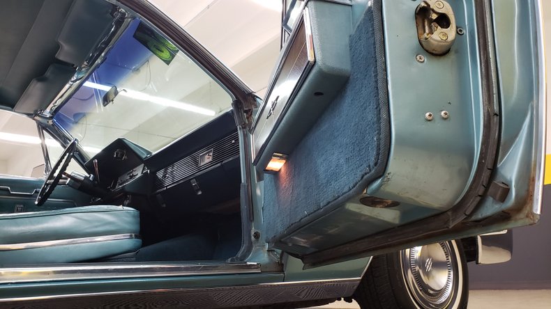 1966 Lincoln Continental 33