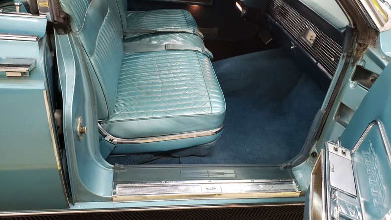 1966 Lincoln Continental 34