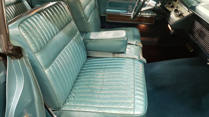 1966 Lincoln Continental 38