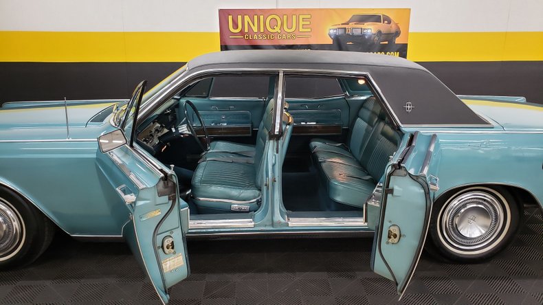 1966 Lincoln Continental 42