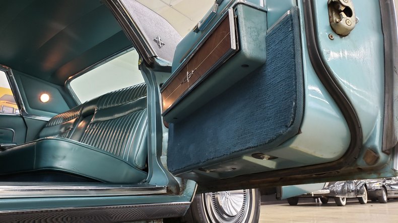 1966 Lincoln Continental 44
