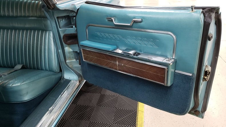 1966 Lincoln Continental 43