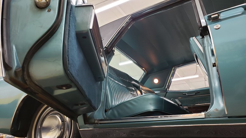 1966 Lincoln Continental 52
