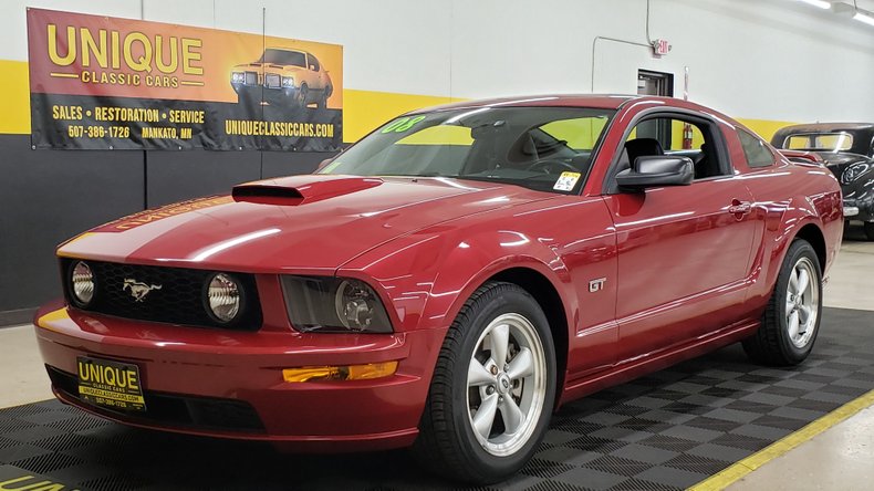 2008 Ford Mustang 1