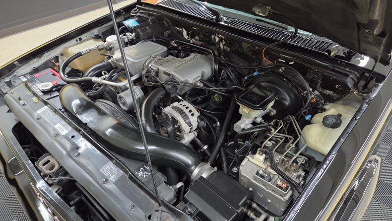1993 GMC Typhoon 18