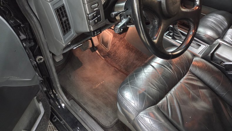 1993 GMC Typhoon 31