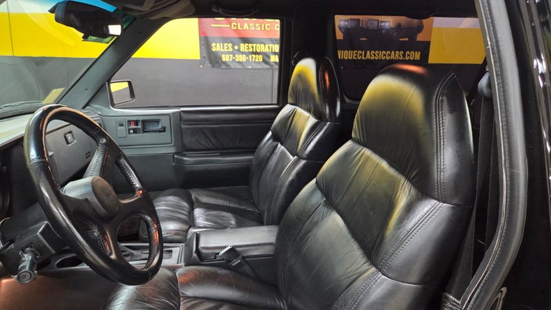 1993 GMC Typhoon 34