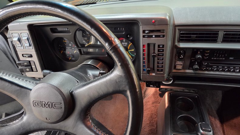 1993 GMC Typhoon 39