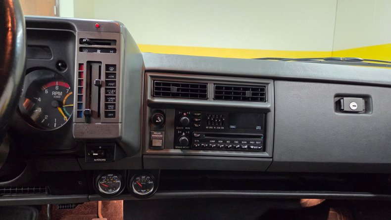 1993 GMC Typhoon 40