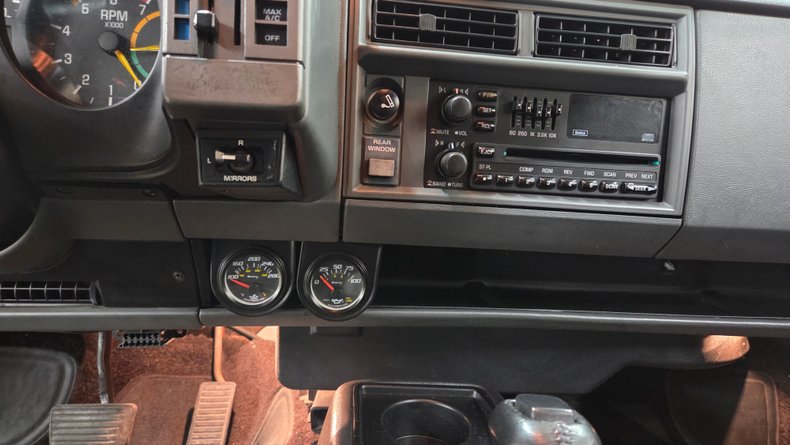 1993 GMC Typhoon 43