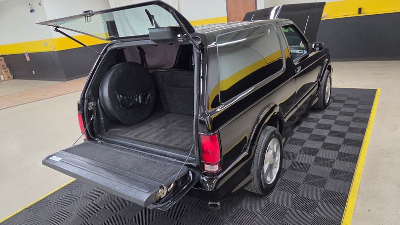 1993 GMC Typhoon 82