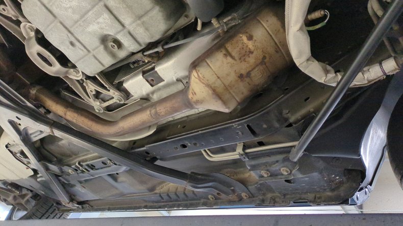 2005 Ford Thunderbird 121