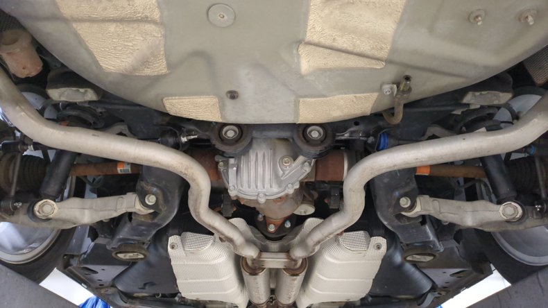 2005 Ford Thunderbird 126