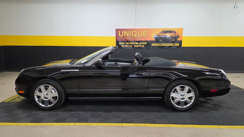 2005 Ford Thunderbird 14