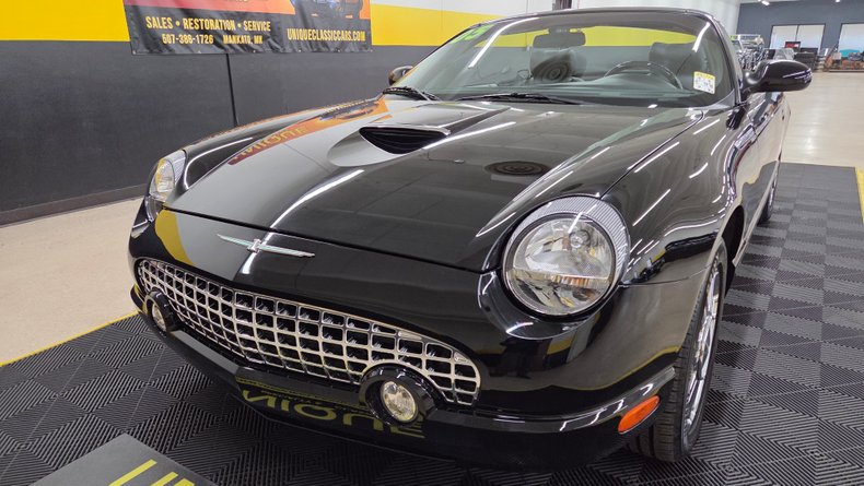 2005 Ford Thunderbird 21