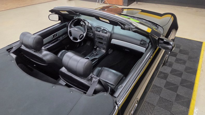 2005 Ford Thunderbird 27