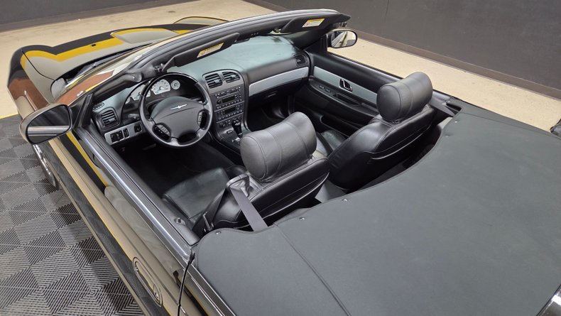 2005 Ford Thunderbird 26