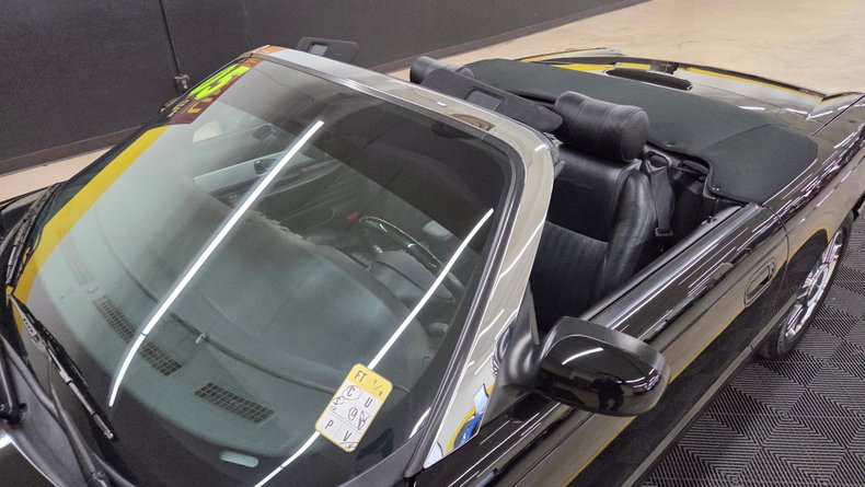 2005 Ford Thunderbird 25