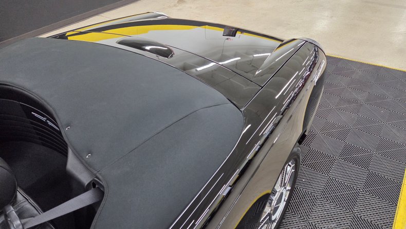 2005 Ford Thunderbird 29