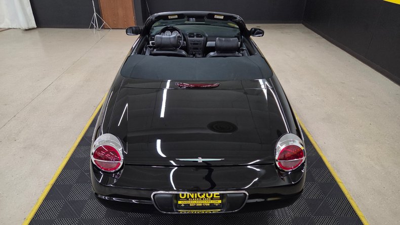 2005 Ford Thunderbird 30