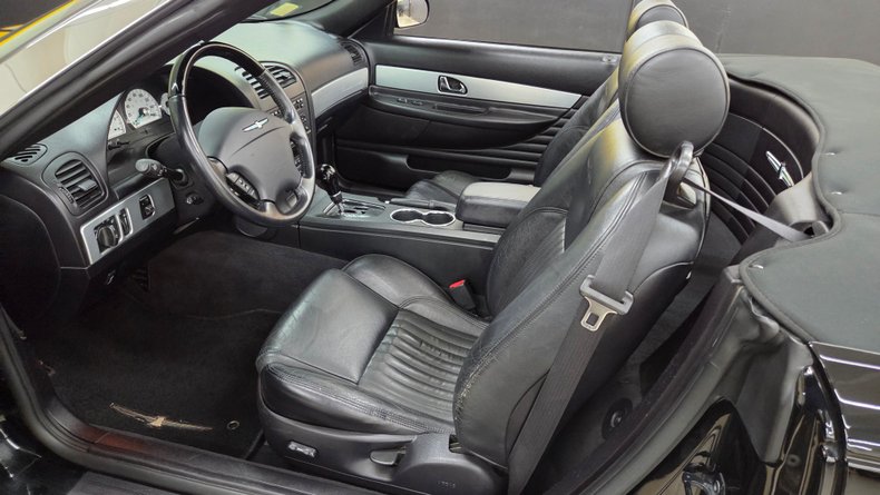 2005 Ford Thunderbird 56