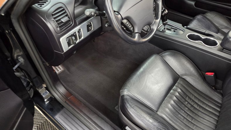 2005 Ford Thunderbird 58