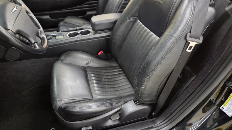 2005 Ford Thunderbird 59