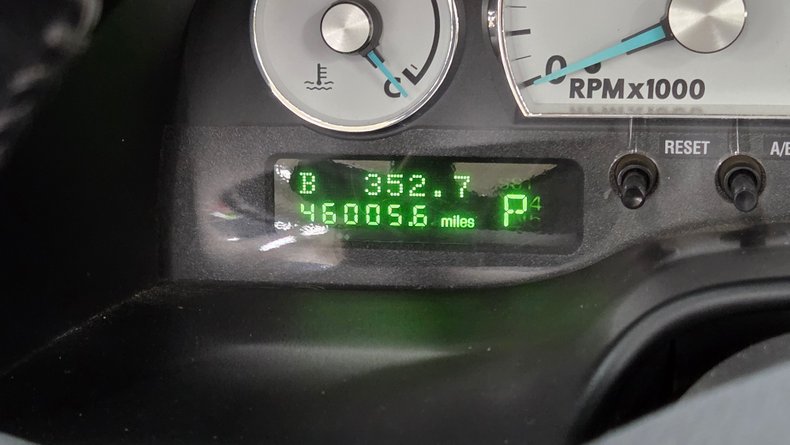 2005 Ford Thunderbird 63