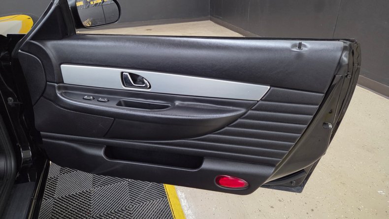 2005 Ford Thunderbird 70