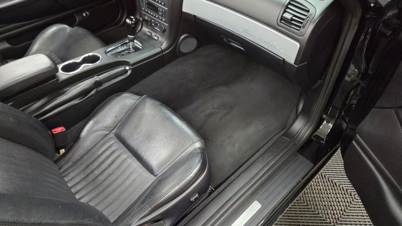 2005 Ford Thunderbird 76