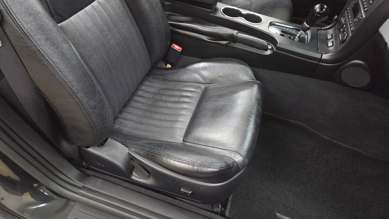 2005 Ford Thunderbird 77