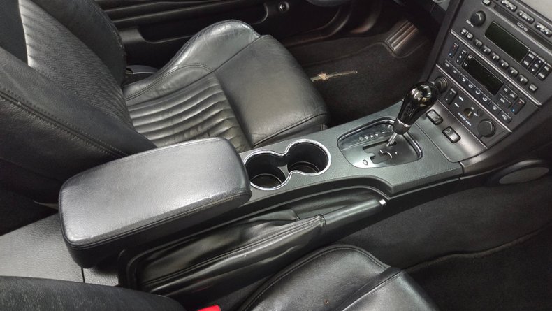 2005 Ford Thunderbird 79