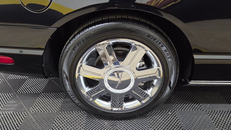 2005 Ford Thunderbird 106