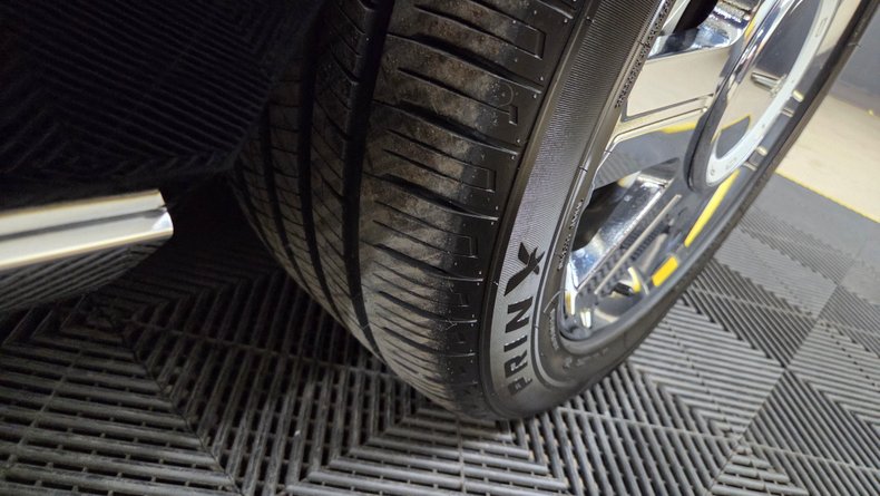 2005 Ford Thunderbird 109