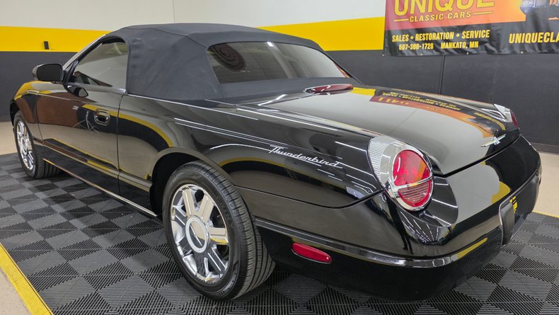 2005 Ford Thunderbird 36