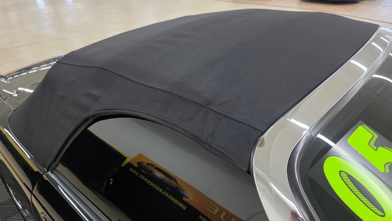 2005 Ford Thunderbird 41