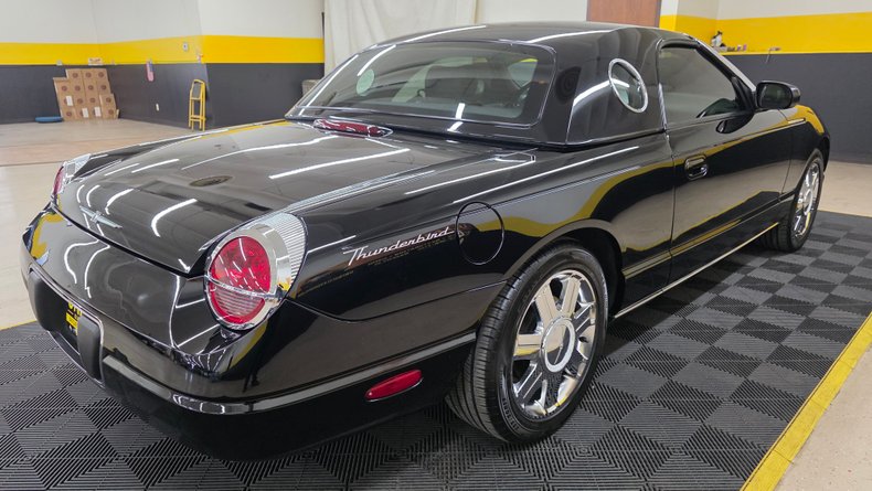 2005 Ford Thunderbird 45