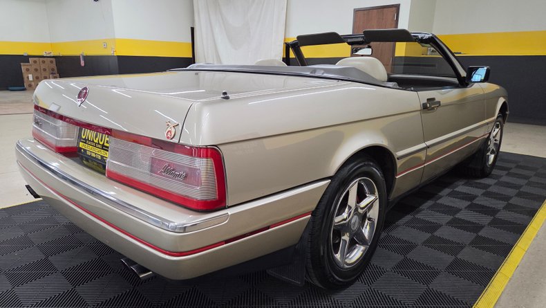 1990 Cadillac Allante Convertible 8