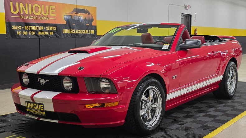 2007 Ford Mustang 2