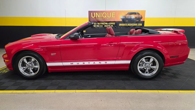 2007 Ford Mustang 14