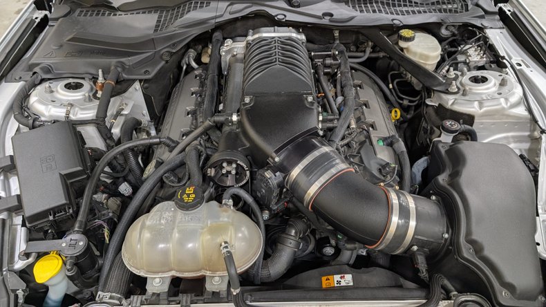 2017 Ford Mustang GT 5.0 9