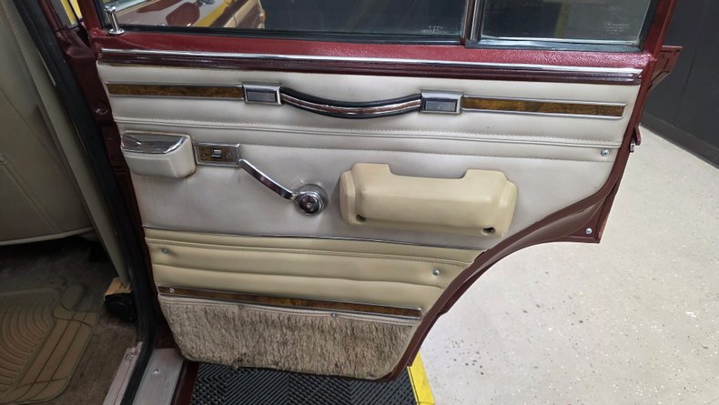 1984 Jeep Grand Wagoneer 65