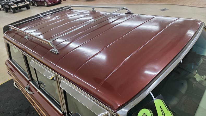 1984 Jeep Grand Wagoneer 18
