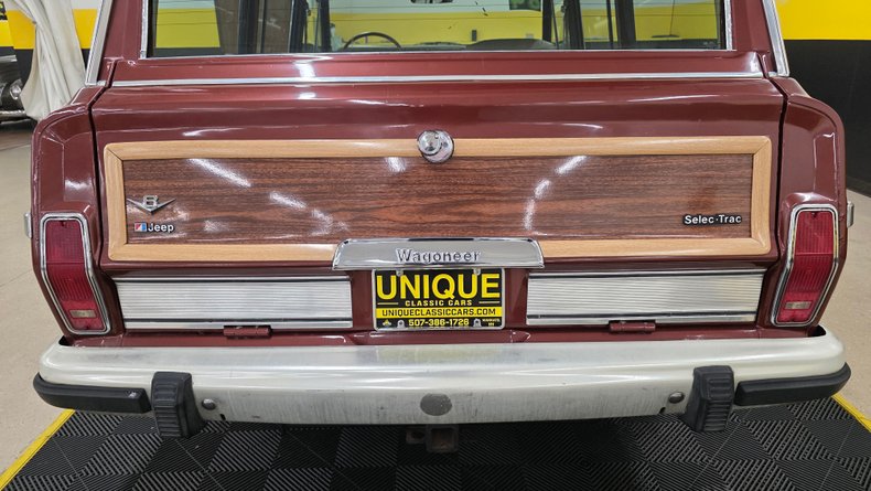 1984 Jeep Grand Wagoneer 20