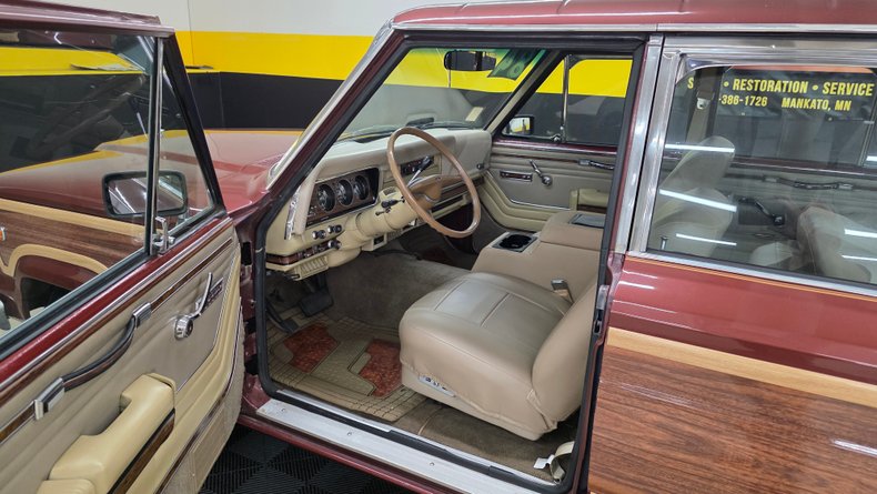 1984 Jeep Grand Wagoneer 25
