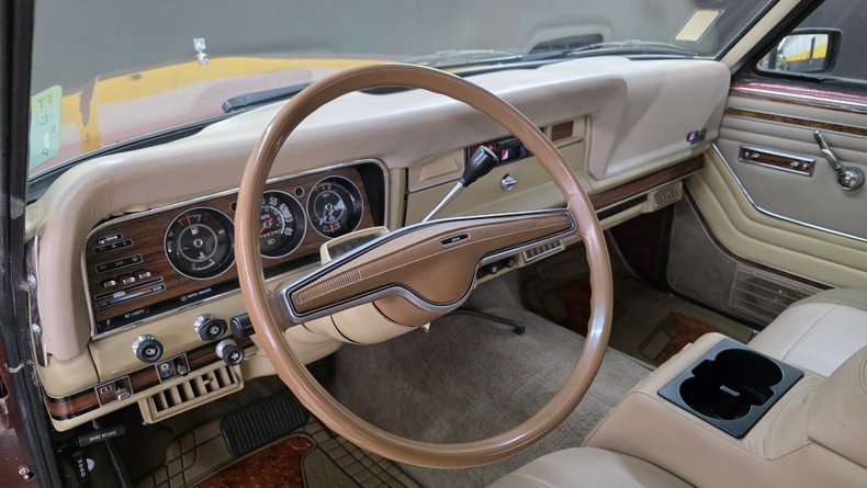 1984 Jeep Grand Wagoneer 30