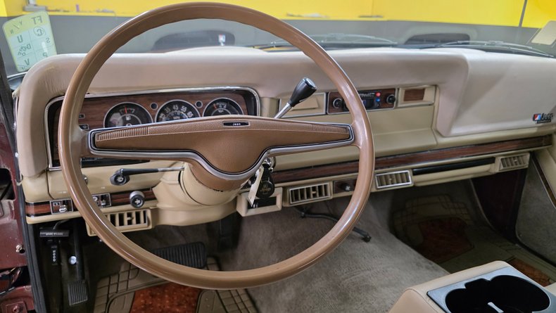 1984 Jeep Grand Wagoneer 31