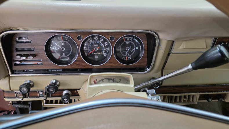 1984 Jeep Grand Wagoneer 33