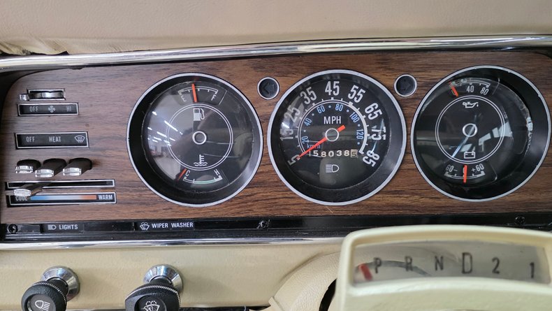 1984 Jeep Grand Wagoneer 34
