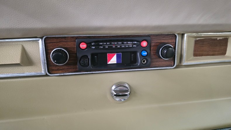1984 Jeep Grand Wagoneer 37
